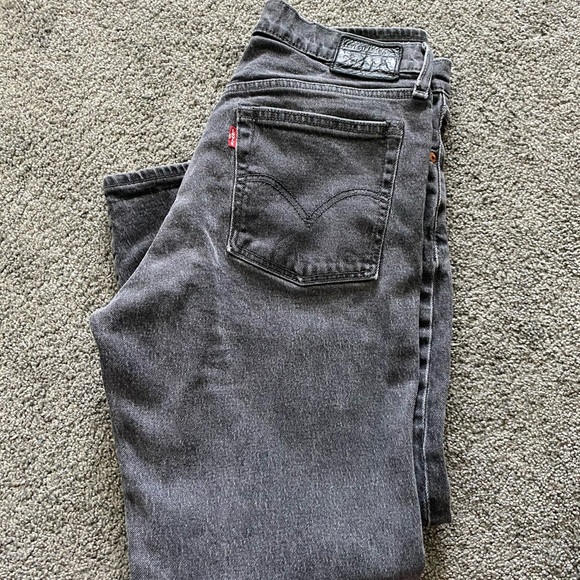 Washed Black Levi High Rise Jean with Button fly - Picture 6 of 6